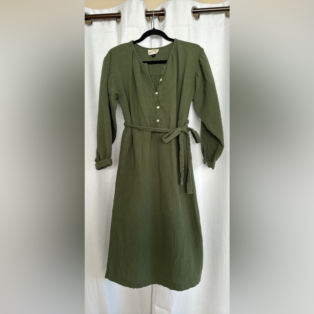 Green long sleeve maxi dress